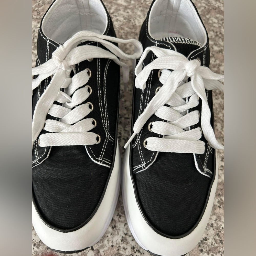 👚Trending Sneaker For Women's Size 8
